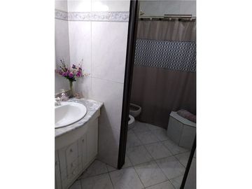 VENTA LOCAL O DEPOSITO CON VIVIENDA VILLA ADELINA