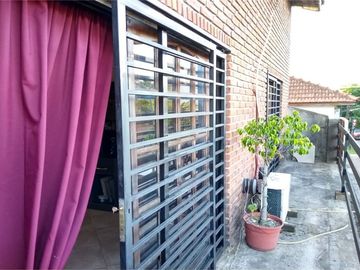 VENTA LOCAL O DEPOSITO CON VIVIENDA VILLA ADELINA