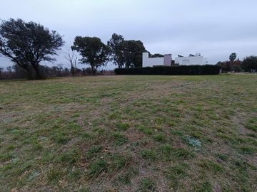 VENTA DE LOTE UBICADO EN VALLE DEL GOLF