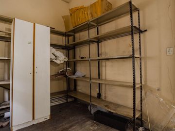 Oportunidad oficina 5 amb. 3 baños a refaccionar