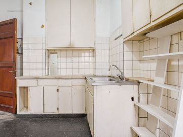 Oportunidad oficina 5 amb. 3 baños a refaccionar