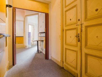 Oportunidad oficina 5 amb. 3 baños a refaccionar