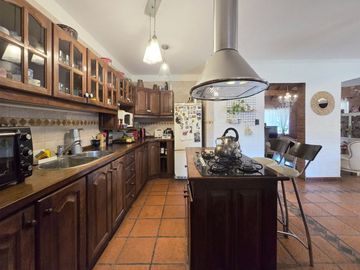 Chalet en Country Bco. Provincia | Pileta y Parque