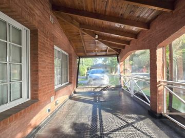 Chalet en Country Bco. Provincia | Pileta y Parque