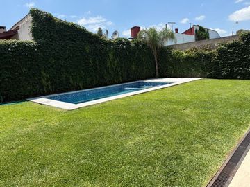 VENTA CASA 6 AMB. C/ PILETA -APTO CREDITO- C EVITA