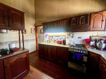 PADUA: VENTA PROPIEDAD C LOCAL, DEPOSITO Y PH 3AMB