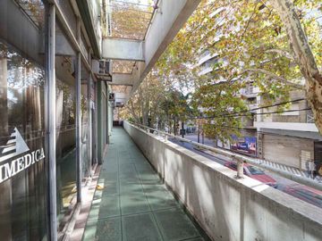 OFICINA Comercial con GUARDACOCHES Caseros Centro