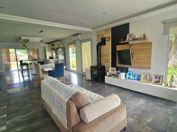 VENTA CASA 4 AMB PILETA ALVAREZ DEL BOSQUE MORENO