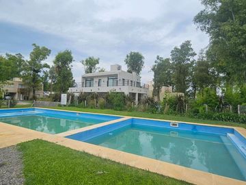 VENTA CASA 4 AMB PILETA ALVAREZ DEL BOSQUE MORENO