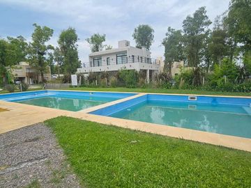 VENTA CASA 4 AMB PILETA ALVAREZ DEL BOSQUE MORENO