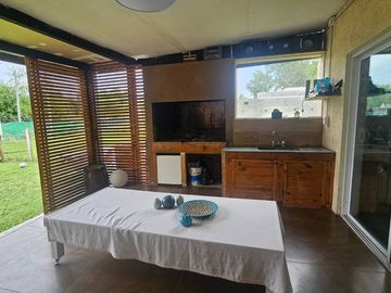 VENTA CASA 4 AMB PILETA ALVAREZ DEL BOSQUE MORENO