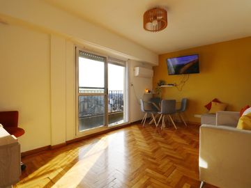Venta  Dpto 3 Amb con Balcón Terraza en Flores