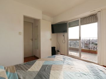 Venta  Dpto 3 Amb con Balcón Terraza en Flores