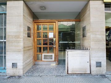 Venta  Dpto 3 Amb con Balcón Terraza en Flores