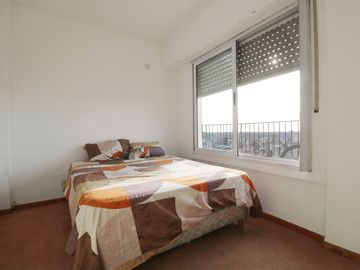 Venta  Dpto 3 Amb con Balcón Terraza en Flores