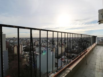 Venta  Dpto 3 Amb con Balcón Terraza en Flores