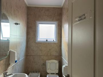 DEPTO 4 AMBIENTES PISO ALTO 2 COCHERAS EXCELENTE