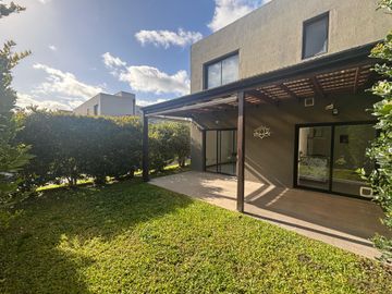 ALQUILER CASA MARIA EUGENIA RESIDENCE AND VILLAGE