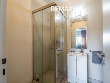 Venta casa 5 dorm Ayres de Pilar al Parque Central