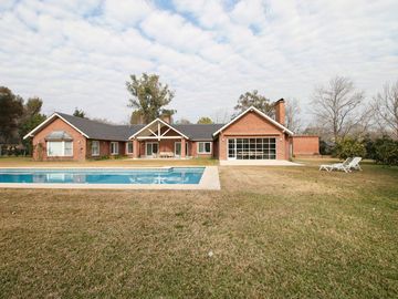 CASA EN VENTA, ALTOS DE PILAR. PILAR