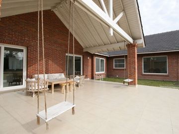 CASA EN VENTA, ALTOS DE PILAR. PILAR