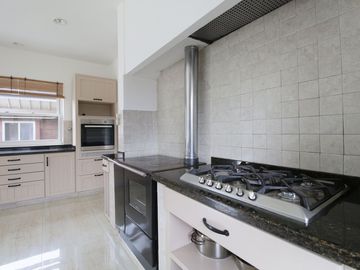 CASA EN VENTA, ALTOS DE PILAR. PILAR