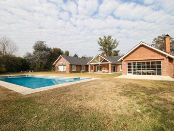 CASA EN VENTA, ALTOS DE PILAR. PILAR