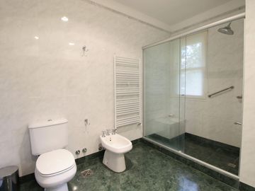 CASA EN VENTA, ALTOS DE PILAR. PILAR