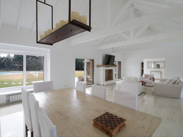 CASA EN VENTA, ALTOS DE PILAR. PILAR