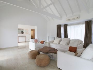 CASA EN VENTA, ALTOS DE PILAR. PILAR