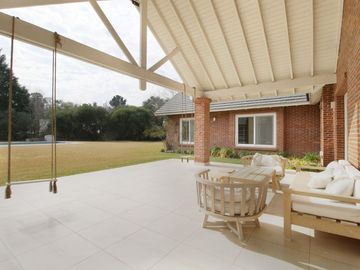 CASA EN VENTA, ALTOS DE PILAR. PILAR