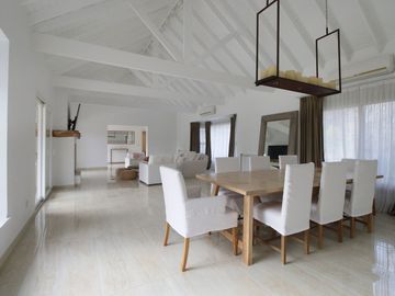 CASA EN VENTA, ALTOS DE PILAR. PILAR