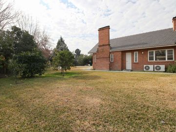 CASA EN VENTA, ALTOS DE PILAR. PILAR