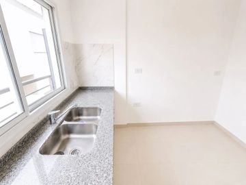 Venta depto monoambiente divisible estrenar balcon