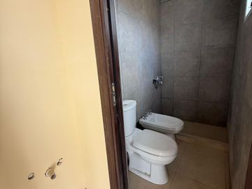 VENTA DPTO EN POZO 2 DORMITORIOS EN PLANTA ALTA