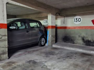 VENTA COCHERA FIJA Y CUBIERTA EN BELGRANO