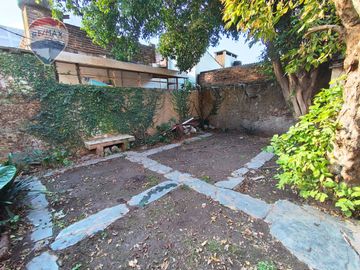 Venta casa 7 amb en con jardin en Villa Adelina