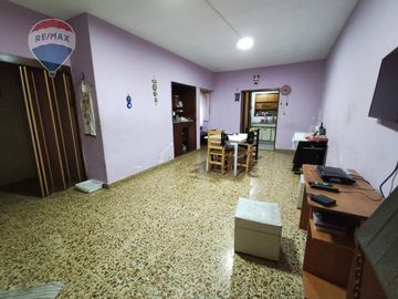 Venta casa 7 amb en con jardin en Villa Adelina