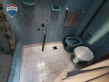Venta casa 7 amb en con jardin en Villa Adelina