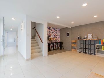 Edificio de Oficinas - Impecable - Villa Urquiza