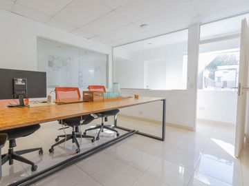 Edificio de Oficinas - Impecable - Villa Urquiza