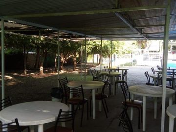 VENTA PROPIEDAD SALON PILETA QUINCHO BAÑOS COCINAS