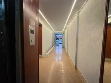 VENTA DPTO 3 AMB CON DEPENDENCIA BALCÓN EN FLORES