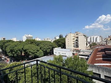 VENTA DPTO 3 AMB CON DEPENDENCIA BALCÓN EN FLORES