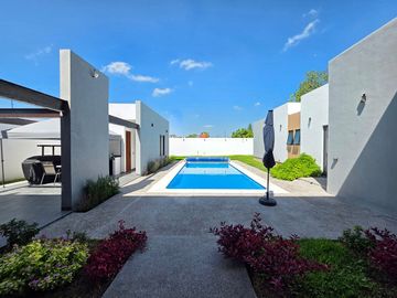 CASA EN VENTA (1 PLANTA) - JURIQUILLA, QUERÉTARO