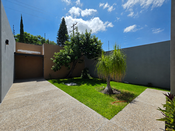CASA EN VENTA (1 PLANTA) - JURIQUILLA, QUERÉTARO