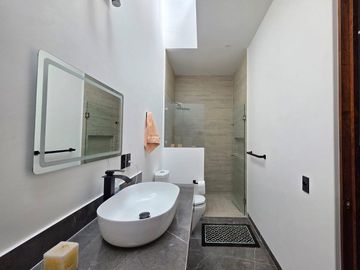 CASA EN VENTA (1 PLANTA) - JURIQUILLA, QUERÉTARO