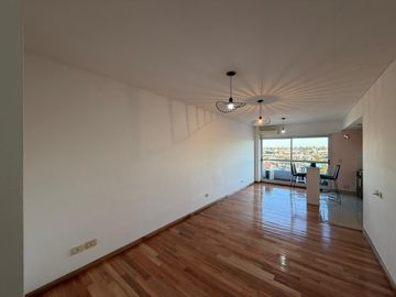 Amplio departamento dos ambientes en alquiler wilde