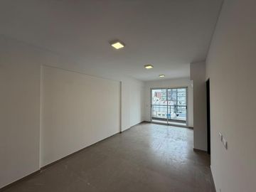 Departamento dos ambientes en alquiler en Wilde Centro