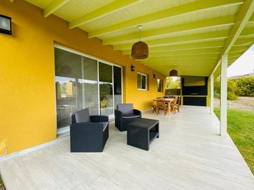 Casa en Alquiler Temporal en Costa Esmeralda Barrio Senderos III
